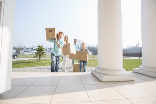 Residential moving truck service for flats and houses in Southgate