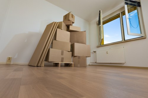 Experienced local movers handling access and parking challenges in Southgate