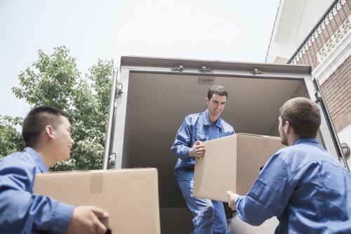 Local unpacking support for a home move in Southgate